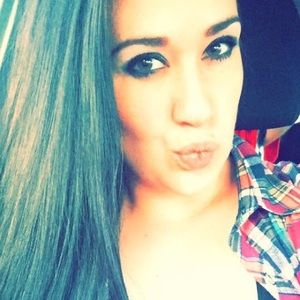 Meet your Posher, Lana